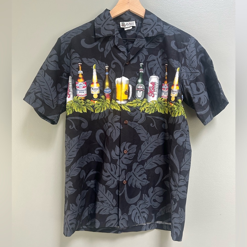 Vtg Aloha Republic Hawaiian Shirt Beer Bottles print Small Made in USA